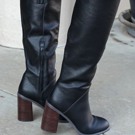 Simple Black Round Toe Knee High Boots