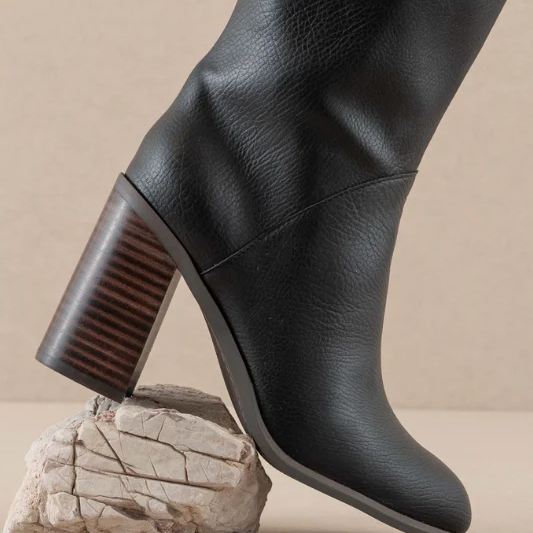Simple Black Round Toe Knee High Boots